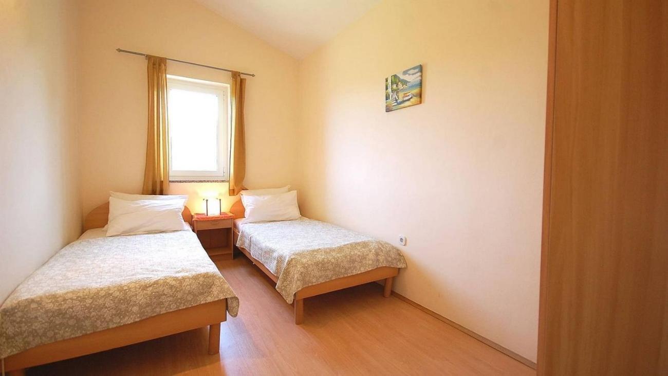 Apartments With A Parking Space Kremenici, Krk - 21724 Sveti Vid-Miholjice Εξωτερικό φωτογραφία