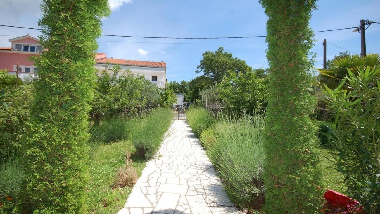 Apartments With A Parking Space Kremenici, Krk - 21724 Sveti Vid-Miholjice Εξωτερικό φωτογραφία